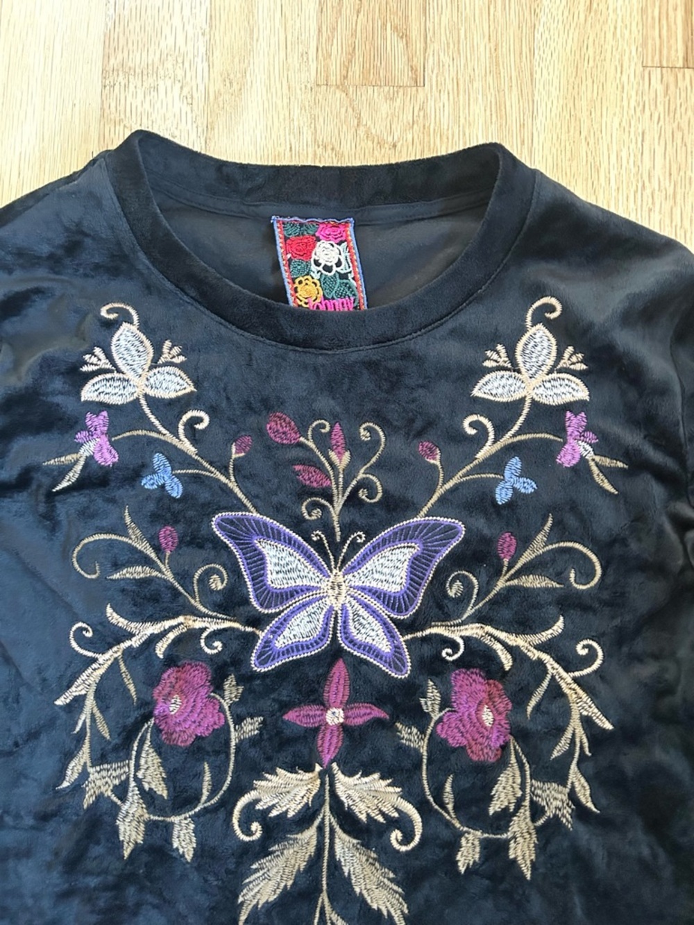 JOHNNY WAS bounce velour long sleeve top embroidered whimsigoth boho size M - Picture 6 of 14
